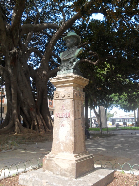 Busto di Giuseppe Verdi