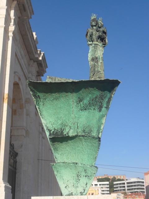 Statue del Sagrato di N.S. di Bonaria