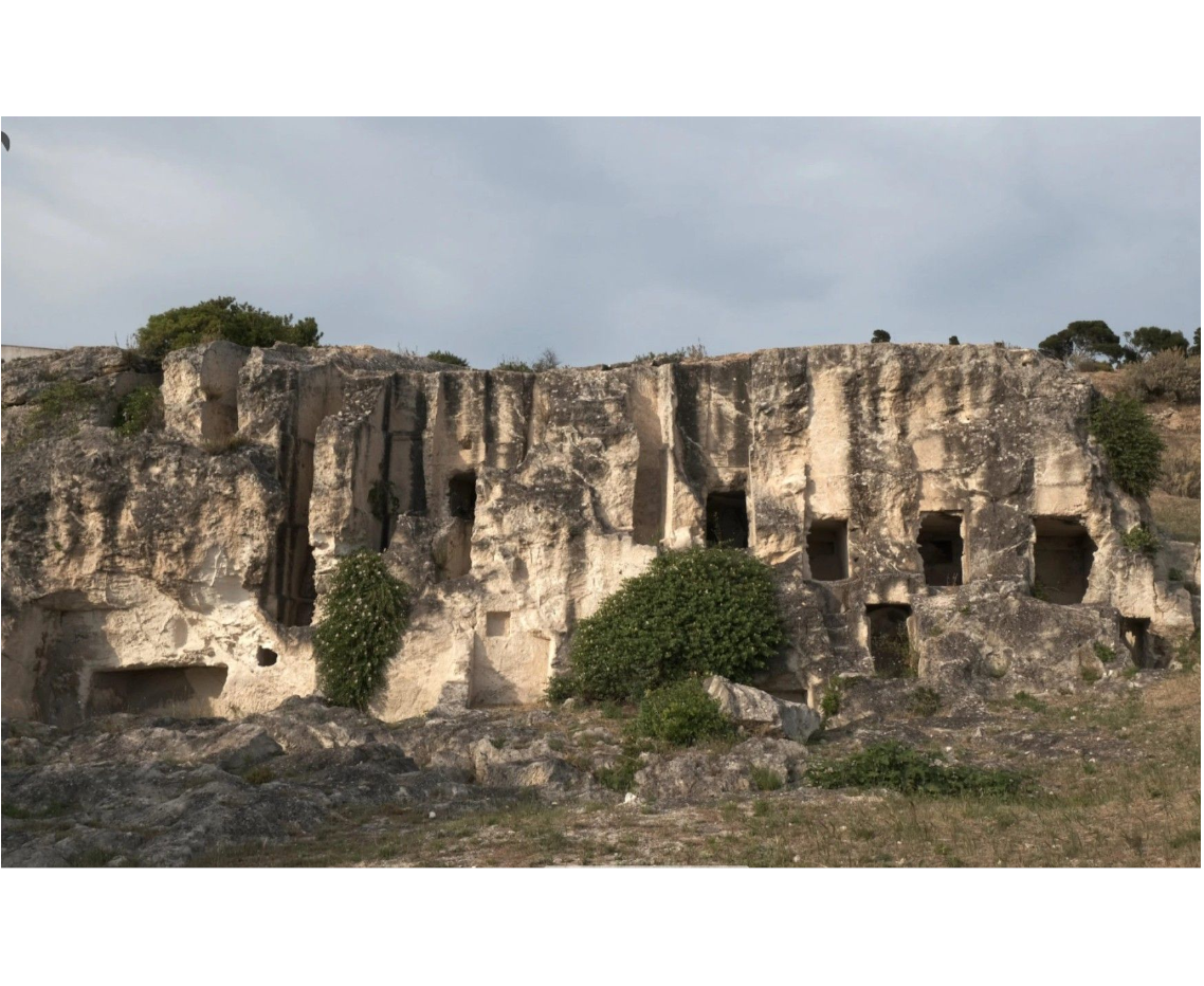 Tuvixeddu, Culti, Misteri e Storia della più grande Necropoli del Mediterraneo.