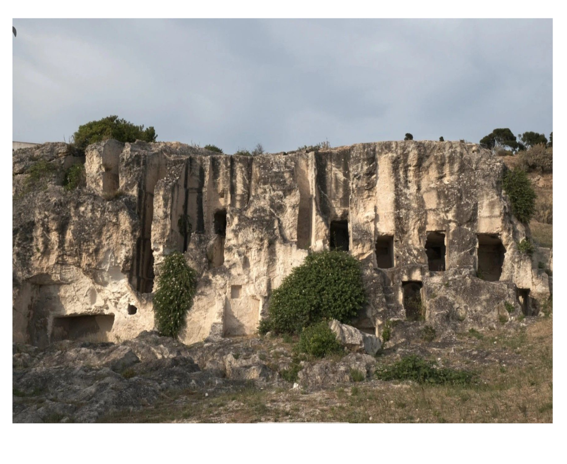Tuvixeddu: Culti, Misteri e Storia della più grande Necropoli del Mediterraneo.