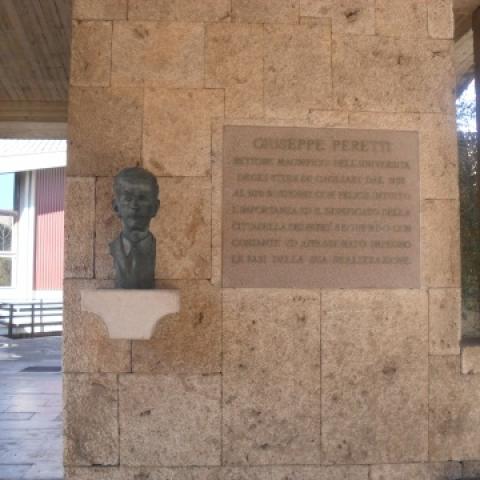 Busto e Lapide Commemorativa di Giuseppe Peretti