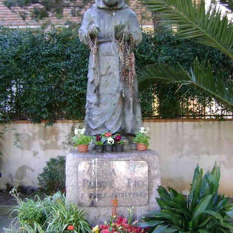 Statua di Padre Pio da Pietrelcina